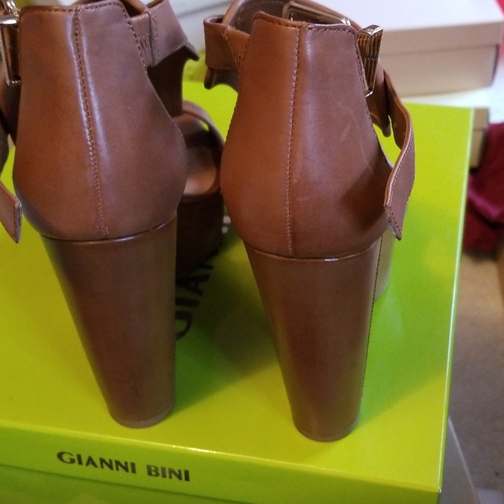Wedges - Picture 3 of 4